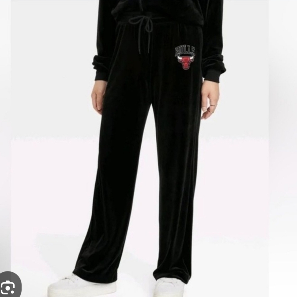 GUC NBA Black Velour Chicago Bulls Sweatpants Sz.XL